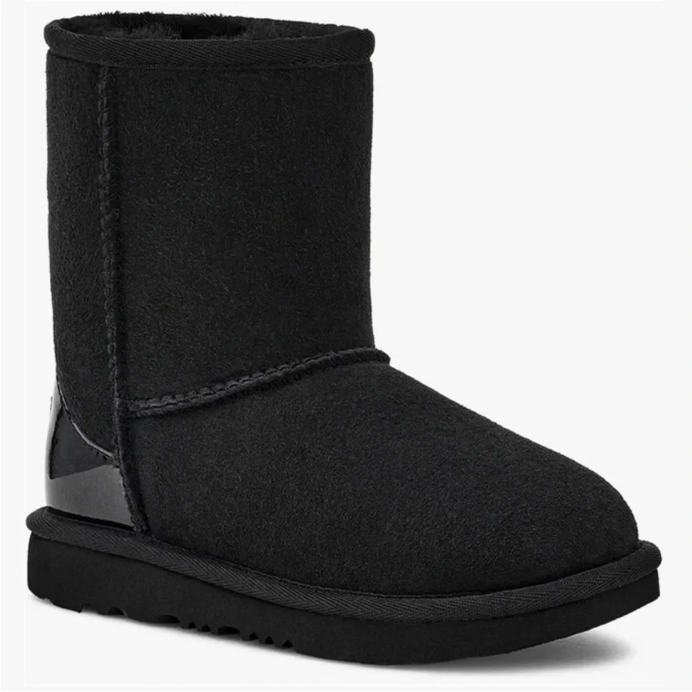 UGG SToddlers Classic lI Water Resistant Shearling Lined Boot -Black Sz 6 New